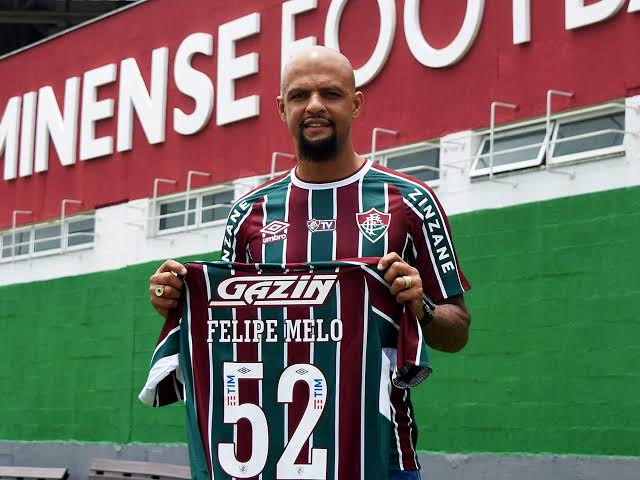Fluminense e Felipe Melo acertam renovação de contrato por mais uma temporada